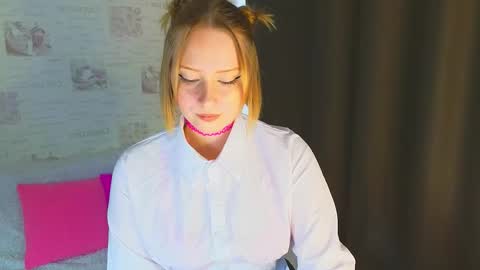 Snapshot of angellisss chatting on October 2025 06:58:02 AM Cutie online show from October 2025 06:58:02 AM