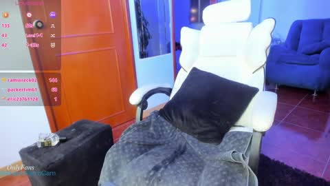 Snapshot of angeloferro1 chatting on January 2025 05:59:01 AM Angelo Ferro online show from January 2025 05:59:01 AM