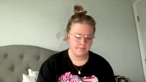 Snapshot of angeloflight273360 chatting on February 2025 02:58:01 PM Angel of Light online show from February 2025 02:58:01 PM