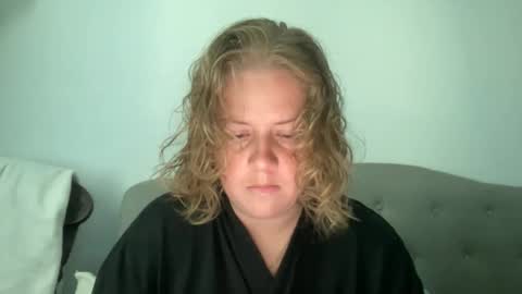 Snapshot of angeloflight273360 chatting on October 2025 01:10:02 PM Angel of Light online show from October 2025 01:10:02 PM