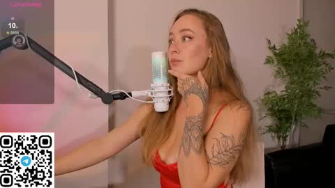 Snapshot of angelpaull chatting on March 2025 11:24:02 PM Angel online show from March 2025 11:24:02 PM