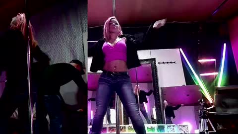 Snapshot of angelsparkle80 chatting on December 2024 08:38:02 AM Madison Marie online show from December 2024 08:38:02 AM