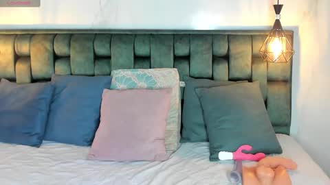 ANGIE online show from February 2025 01:52:02 PM