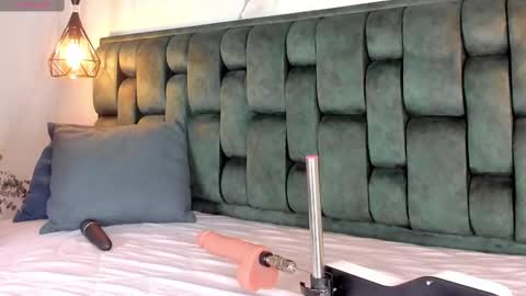 ANGIE online show from September 2025 01:56:01 PM