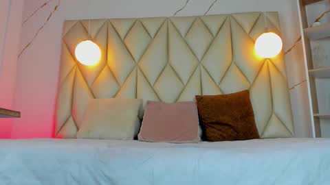 ANGIE online show from November 2025 09:04:02 PM