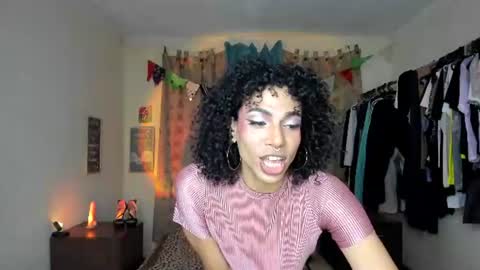 Snapshot of angelwhitte chatting on June 2026 02:45:01 AM angelwhitte online show from June 2026 02:45:01 AM
