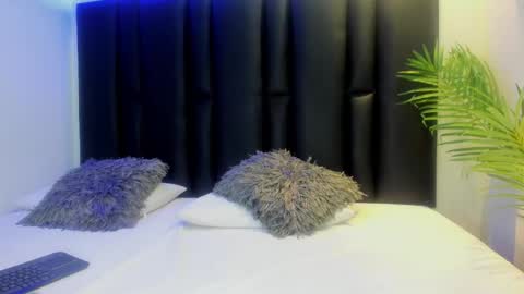 Snapshot of angi_lozano chatting on November 2025 11:27:01 AM angi_lozano online show from November 2025 11:27:01 AM