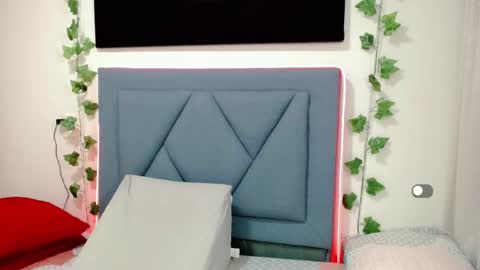 Snapshot of angie_arias chatting on February 2025 10:56:02 AM Angie online show from February 2025 10:56:02 AM