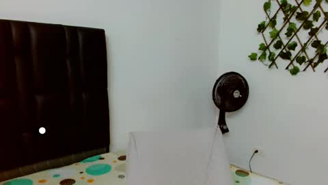 Snapshot of angie_arias chatting on March 2025 02:12:01 PM Angie online show from March 2025 02:12:01 PM