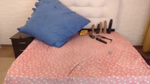 Angie online show from February 2025 12:06:01 AM