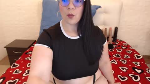 Angie online show from September 2025 06:18:02 PM