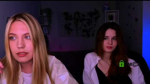 Snapshot of angie_foxy chatting on May 2026 07:32:02 PM Angle online show from May 2026 07:32:02 PM