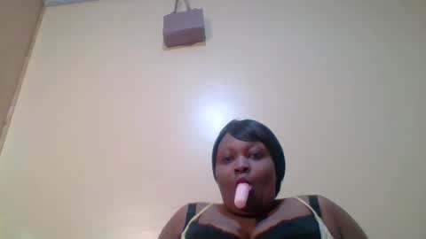 Snapshot of angienew chatting on November 2025 11:14:02 PM Angie online show from November 2025 11:14:02 PM