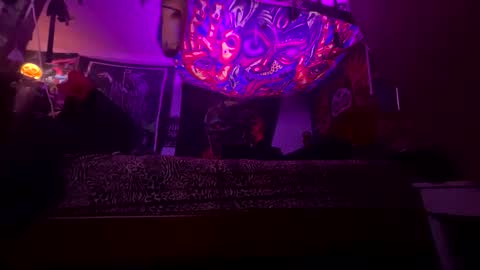 angusbone01 online show from November 2025 11:54:01 AM