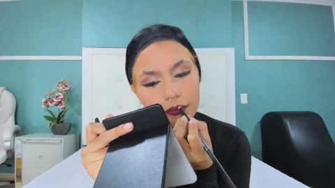 Ania online show from December 2025 09:54:01 PM