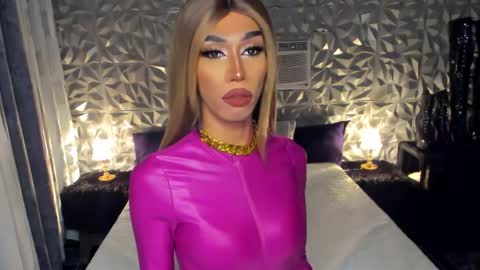 Snapshot of anitacruisze chatting on January 2025 10:56:01 AM Miss Ann online show from January 2025 10:56:01 AM