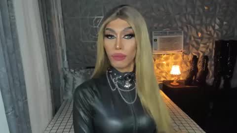 Snapshot of anitacruisze chatting on February 2025 12:13:02 PM Miss Ann online show from February 2025 12:13:02 PM