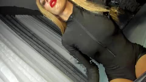 Snapshot of anitacruisze chatting on February 2025 06:53:02 AM Miss Ann online show from February 2025 06:53:02 AM