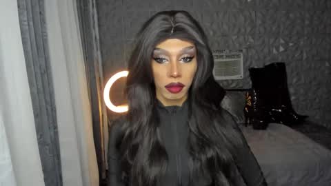 Snapshot of anitacruisze chatting on February 2025 08:10:01 PM Miss Ann online show from February 2025 08:10:01 PM