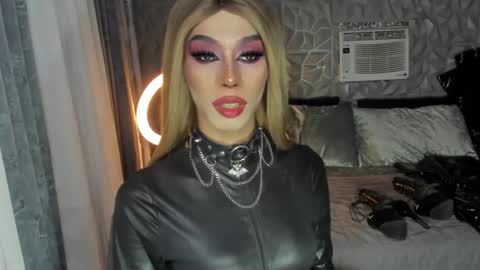 Snapshot of anitacruisze chatting on February 2025 04:36:02 PM Miss Ann online show from February 2025 04:36:02 PM