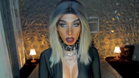 Snapshot of anitacruisze chatting on February 2025 10:25:01 PM Miss Ann online show from February 2025 10:25:01 PM