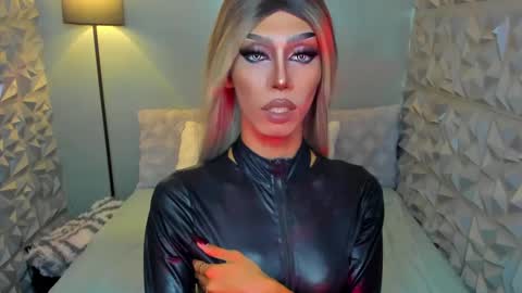 Snapshot of anitacruisze chatting on March 2025 07:01:02 AM Miss Ann online show from March 2025 07:01:02 AM