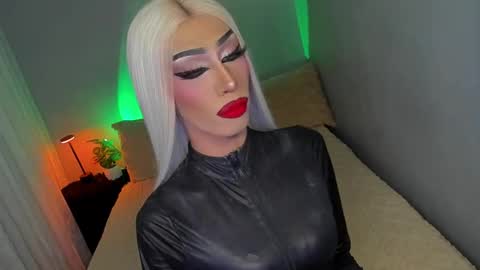 Snapshot of anitacruisze chatting on September 2025 10:26:01 PM Miss Ann online show from September 2025 10:26:01 PM