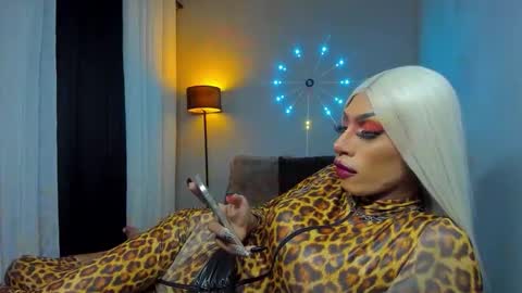 Snapshot of anitacruisze chatting on November 2025 11:10:02 AM Miss Ann online show from November 2025 11:10:02 AM