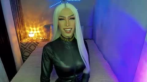 Snapshot of anitacruisze chatting on November 2025 02:20:02 PM Miss Ann online show from November 2025 02:20:02 PM