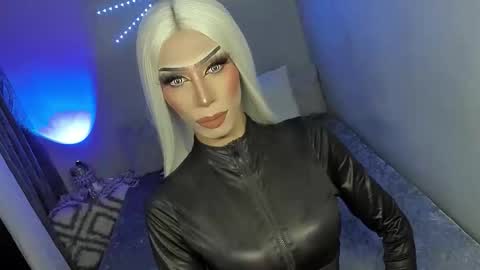 Snapshot of anitacruisze chatting on November 2025 07:23:02 AM Miss Ann online show from November 2025 07:23:02 AM