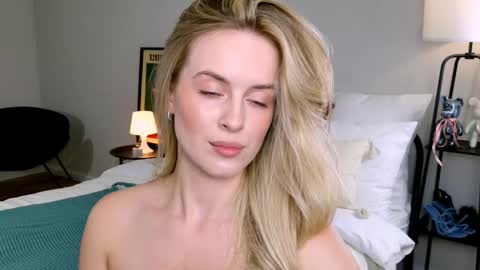 Anita online show from October 2025 12:02:02 PM