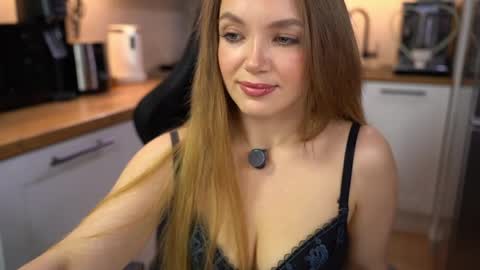 Im Anita thumb up me please its important online show from May 2026 09:42:02 PM