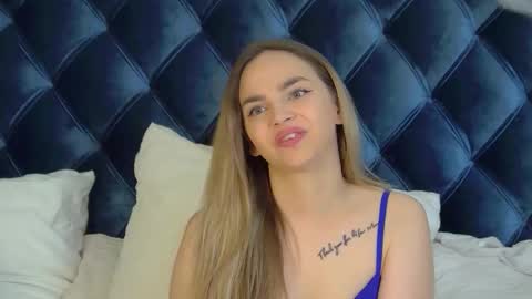 Snapshot of anitaventure chatting on November 2025 04:03:02 AM AnitaVenture online show from November 2025 04:03:02 AM