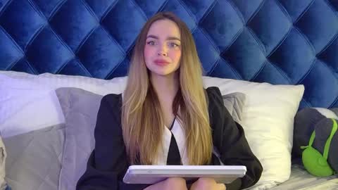 AnitaVenture online show from April 2026 04:46:01 AM