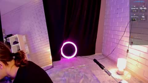 Angel online show from December 2025 06:24:02 PM