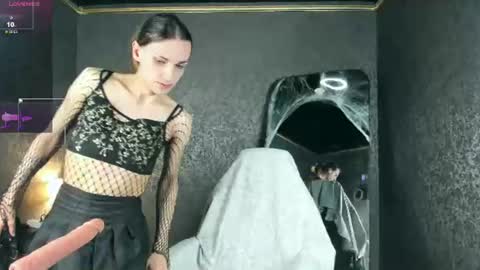 Snapshot of anjella_botton chatting on June 2026 06:10:01 PM Angel online show from June 2026 06:10:01 PM