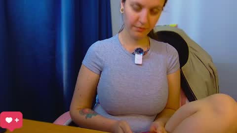 Snapshot of ann_mikele chatting on June 2026 03:39:02 PM Ann online show from June 2026 03:39:02 PM