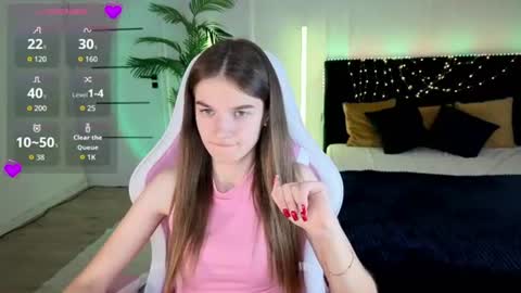 ann_woood online show from July 2026 02:41:01 PM