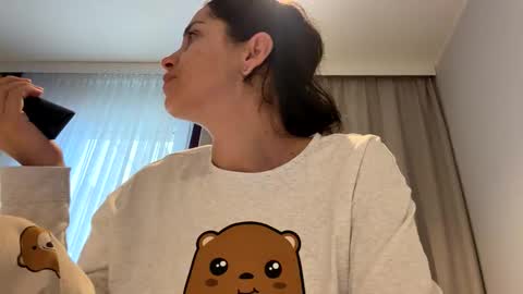 Anna online show from November 2025 08:01:02 AM