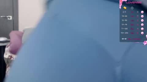 Snapshot of anna_asss chatting on December 2025 05:08:02 PM anna_asss online show from December 2025 05:08:02 PM