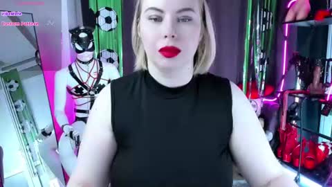 Snapshot of anna_maxwell chatting on July 2026 02:03:02 AM Anna online show from July 2026 02:03:02 AM