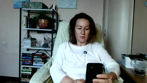 Snapshot of anna_ml chatting on June 2026 05:49:02 AM Anna online show from June 2026 05:49:02 AM