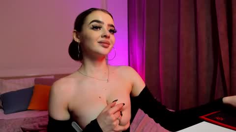 Anna online show from February 2025 07:51:01 PM