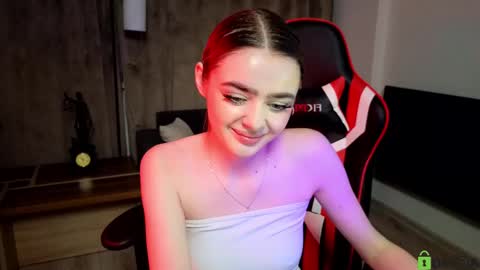 Anna online show from March 2025 07:01:02 PM