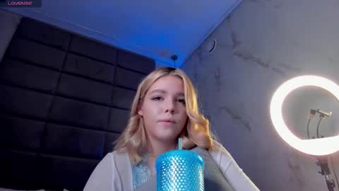 Snapshot of anna_robinson chatting on October 2025 01:31:01 AM Anna online show from October 2025 01:31:01 AM