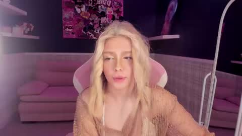 Snapshot of anna_robinson chatting on June 2026 01:15:01 AM Anna online show from June 2026 01:15:01 AM