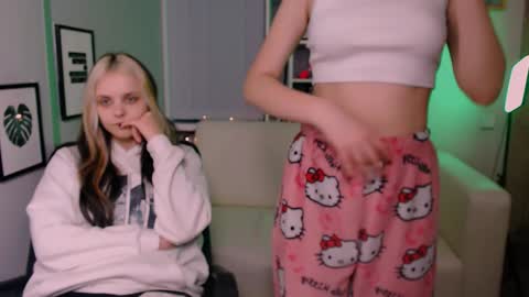 Snapshot of anna_sunshines chatting on December 2024 06:06:02 PM Anna pvt is open online show from December 2024 06:06:02 PM