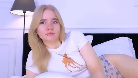 AnnaBelle online show from October 2025 02:23:02 AM