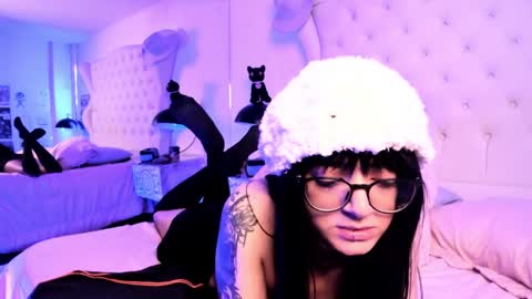 Snapshot of annadaaniels chatting on December 2024 03:33:02 PM MIss Daniels online show from December 2024 03:33:02 PM