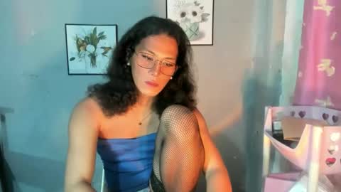 annalala22 online show from April 2026 01:05:01 PM